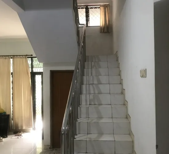 Rumah 2Lt LT 135 m2 =9x15 2 lantai 3KT,2KM siap huni