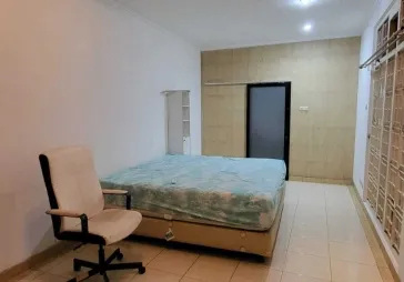 Rumah minimalis 1.5 lantai siap huni semi furnished