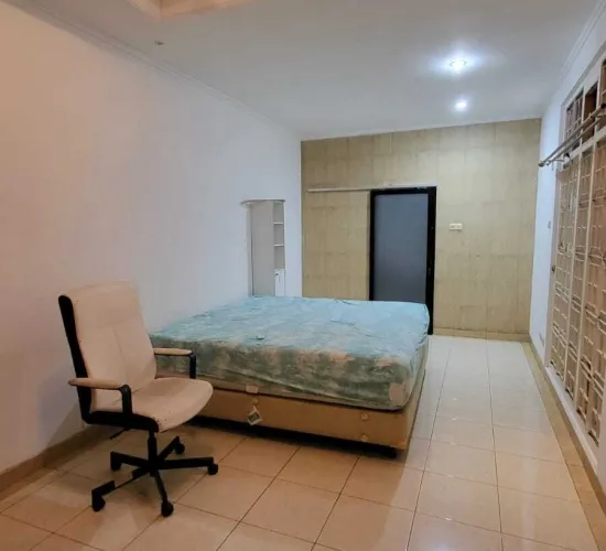 Rumah minimalis 1.5 lantai siap huni semi furnished
