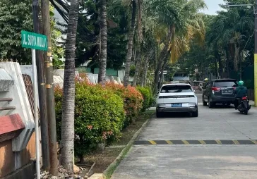 Rumah tua , Jakarta Barat , 1 lantai