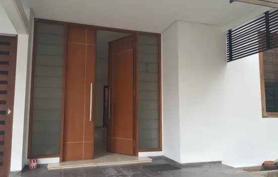 Rumah Apik Lingkungan Bagus Puri Kencana