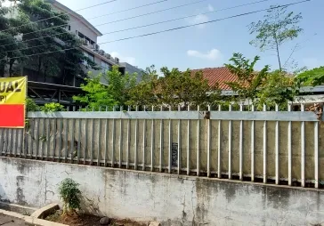Rumah lokasi jalan raya dan startegis untuk usaha