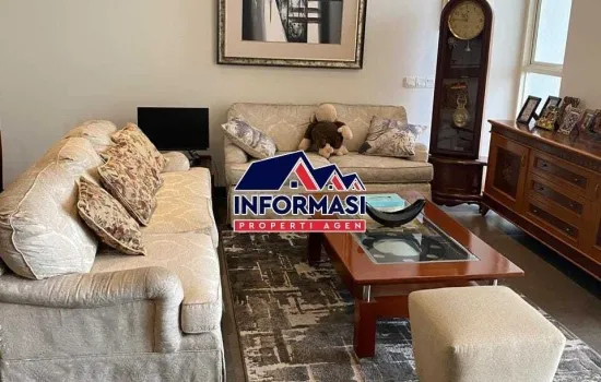 Rumah bagus 3 lantai puri indah hadap selatan