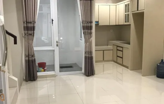 Rumah  minimalis 2Lt, 3 KT . 2 KM. Siap huni