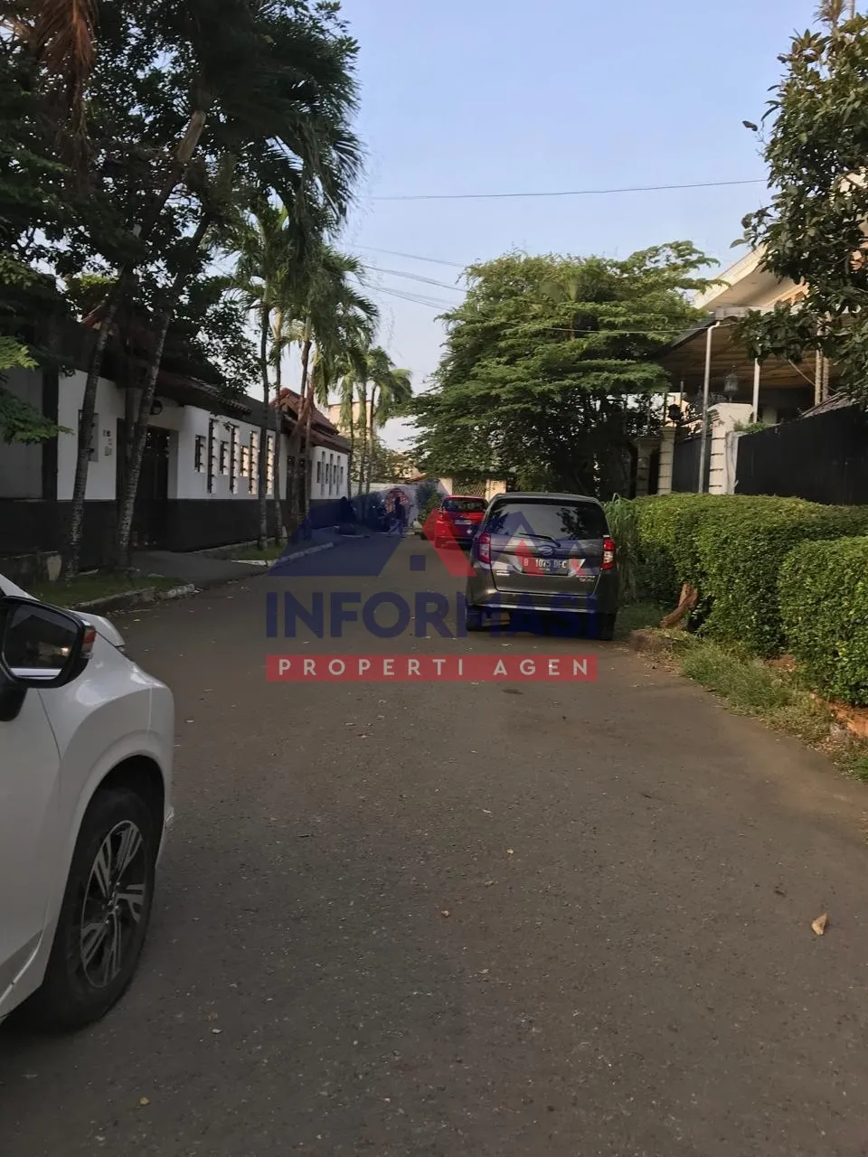 Rumah di jual Harga murah  lokasi premium LT 550m  LB 650m