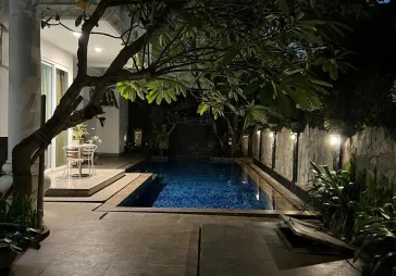 Rumah mewah , bagus , rapi , 2 lantai , S.pool