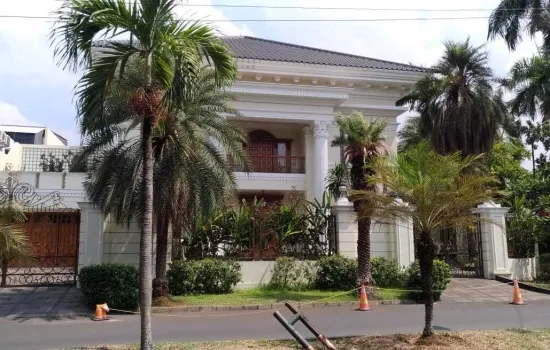 Dijual rumah baru Pondok indah luas 883m2, kolam renang