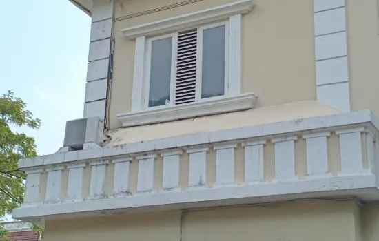 Ruko Hoek parkir luas banyak di cari