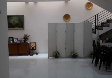 Rumah bagus 2 lantai  4 1 KM 3 1 1 gudang siap huni