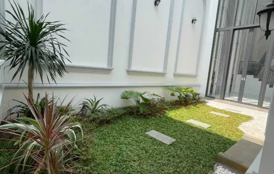 Rumah di Jl. Bazoka Joglo, lt.260m2, 2 lantai, siap huni