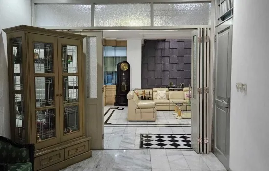 Rumah mega kebon jeruk jarang ada lokasi nyaman