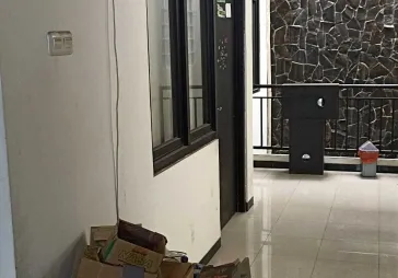 Rumah tinggal nyaman & strategis @Puri Indah Blok A