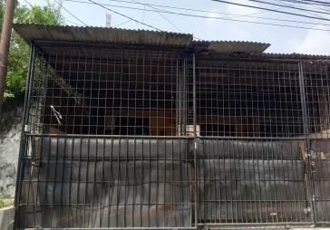 Jual rumah hitung tanah.. Jakarta barat.. 6*18..selantai