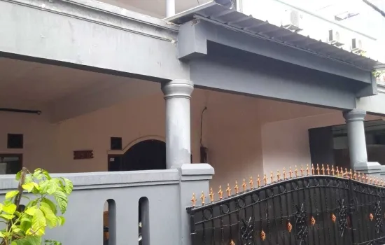 Rumah siap huni dengan lokasi nyaman