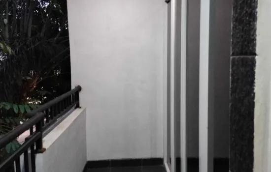 Dijual Rumah Meruya Jalan Raya