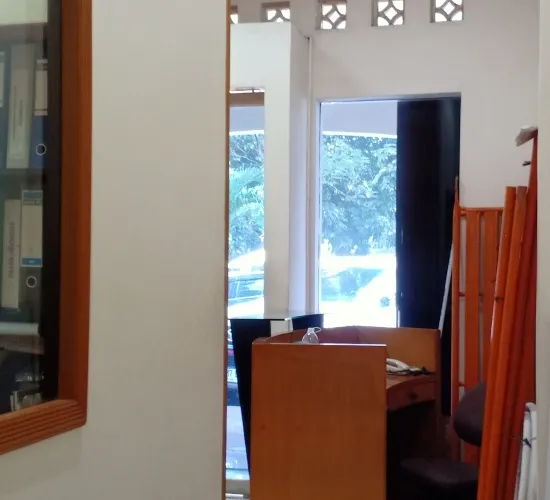 Ruko Hoek parkir luas banyak di cari