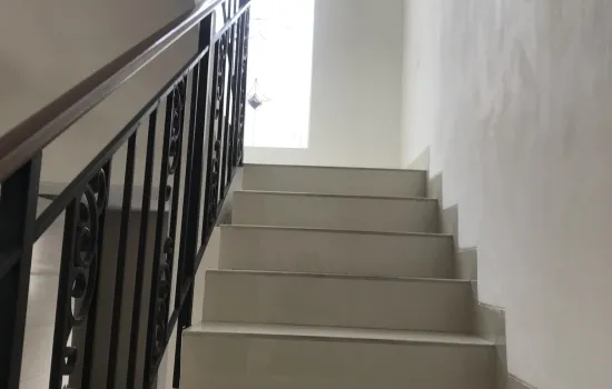Rumah bagus lokasi premium siap huni LT 135 /LB 300 3 lantai