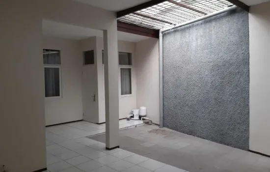 Dijual rumah  di Bintaro