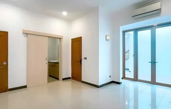 Rumah siap huni di Pondok Indah