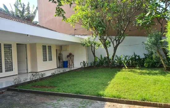 Dijual rumah  di Bintaro