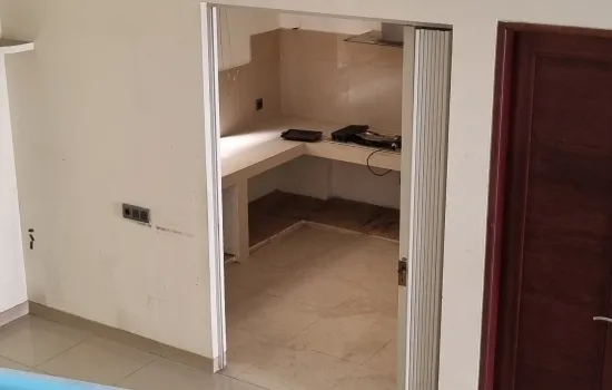 Rumah di komplek permata regency 2 lantai hadap selatan
