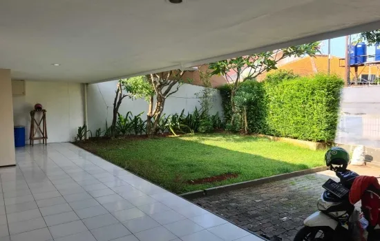 Dijual rumah  di Bintaro