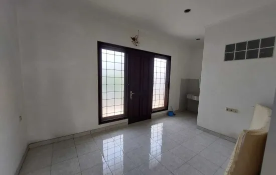villa valensia pakuwon surabaya barat lt 96m2