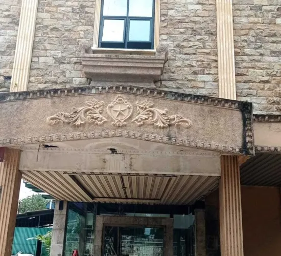 Dijual Cepat Gedung Mini di Raya Daan Mogot, Jakarta Barat.