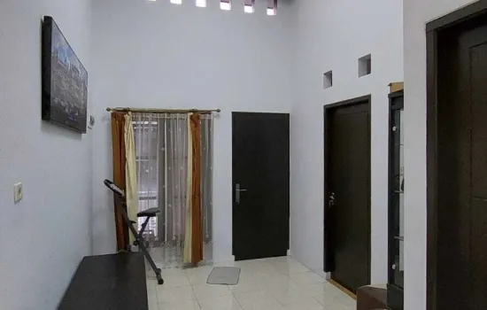 Dijual Rumah Asri Sisp Huni Baru Renovasi Bintaro Ciputat