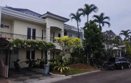 Rumah 2lt mewah semi F di tmn bromo lippo karawaci