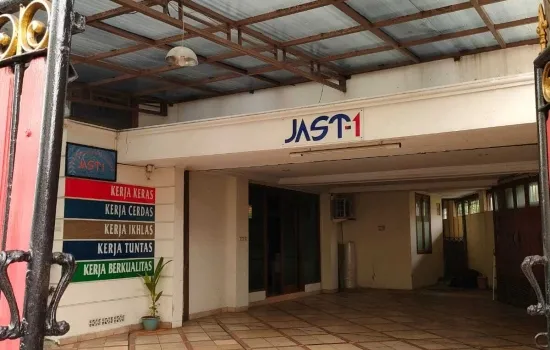 TANAH DAN BANGUNAN 2 LANTAI