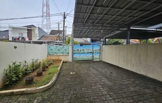 Dijual Rumah 2 lantai di Karang Tengah
