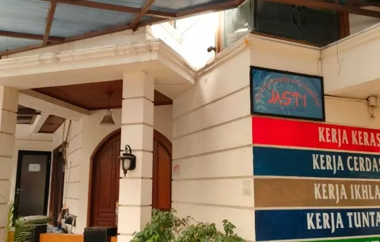 TANAH DAN BANGUNAN 2 LANTAI