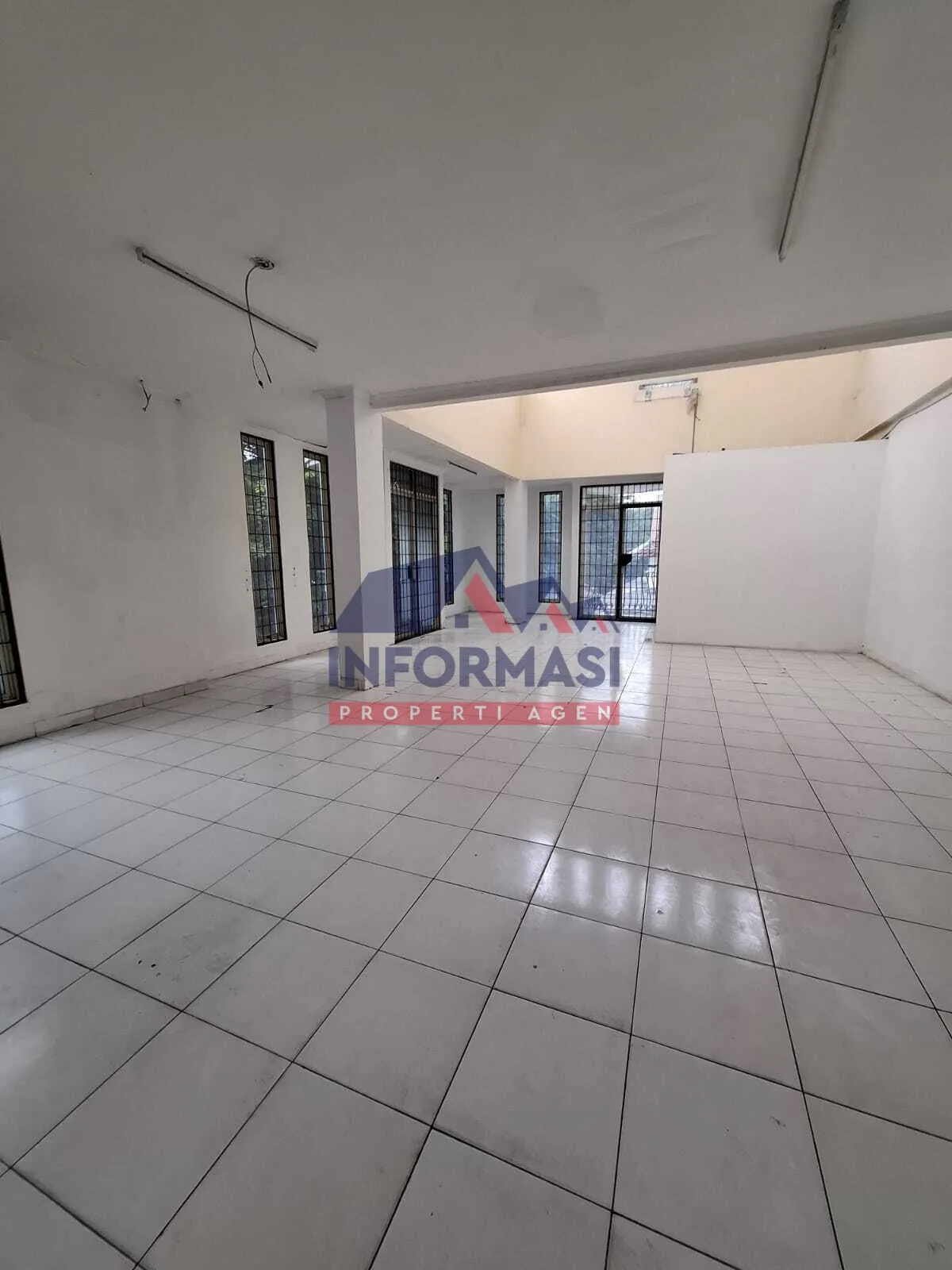 Rumah 2 lantai 4 kamar tidur