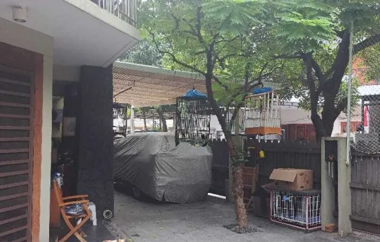Dijual rumah hoek, 2 lantai, model minimalis modern
