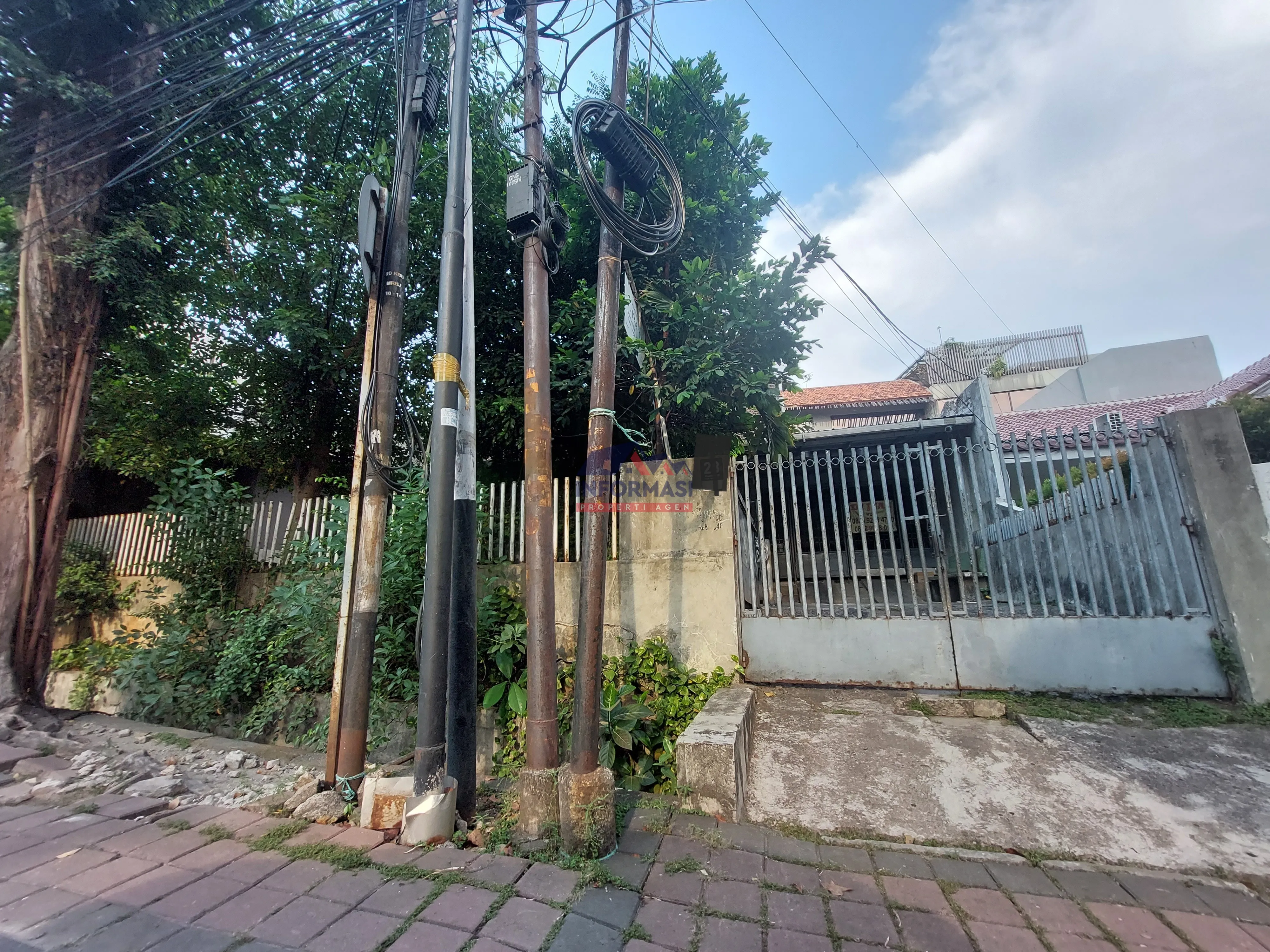 Rumah lama lokasi jakarta  selatan