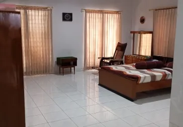 tinggal di area latumenten raya , grogol jakbar lt 737m2