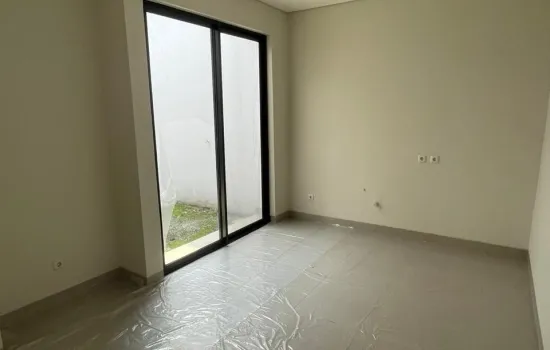 Rumah 2 lantai di East Terrace Metland