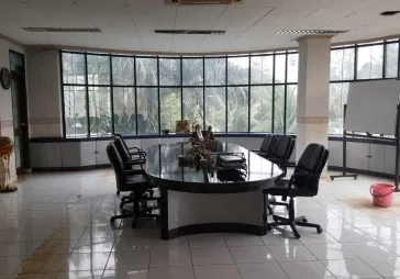 Gedung  3 in 1 untuk Office , Resto dan kost  lokasi premium