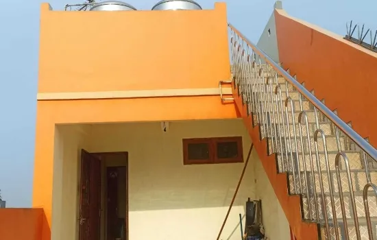 Dijual Rumah 4.5 lantai di Jembatan Lima