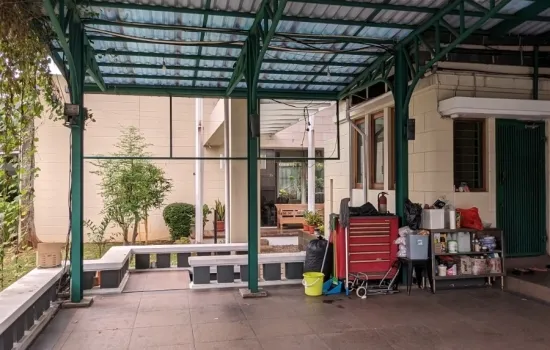 Rumah  berhalaman luas di area strategis Jakarta Selatan
