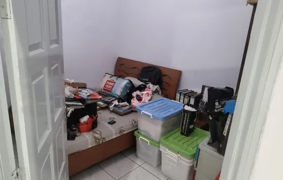DIJUAL RUMAH HADAP BARAT DAYA DEPAN TAMAN @ PURI KENCANA