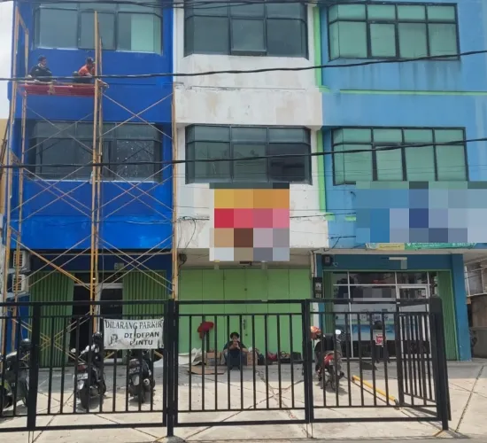Disewakan Ruko di Jl. Raya Tanjung Duren, Jakarta Barat.