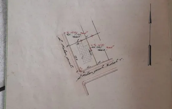 Rumah Tua hitung tanah LT 221m2 Hoek