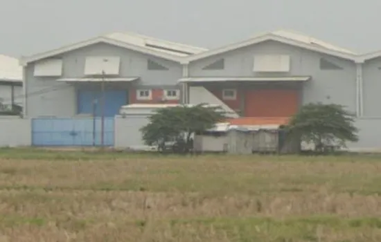 Gudang gandeng 19 Paku Haji