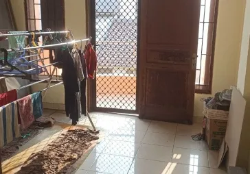 Dijual Rumah 4.5 lantai di Jembatan Lima