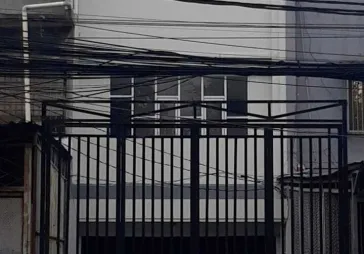 Ruko Tubagus Angke  komplek Grawisa lokasi ramai