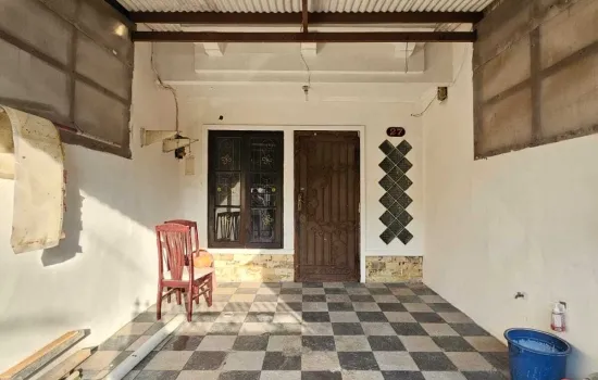 Rumah taman palem lestari