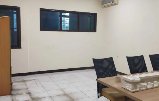 jl suryopranoto petojo dpn halte transjakarta lt  99m2