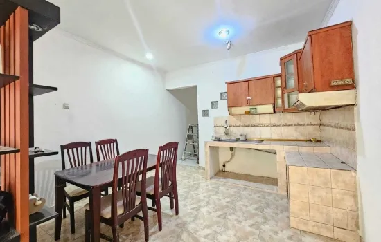 Rumah taman palem lestari